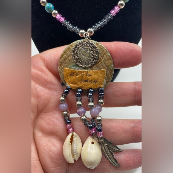 Native American Abalone Shell Horse Necklace made by “Eagle Man” Gorgeous - Picture 6 of 9